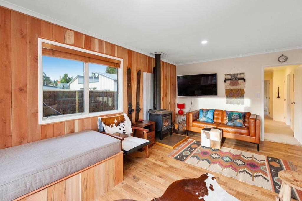 The Purple House - Ohakune Home With Spa Pool Ngoại thất bức ảnh