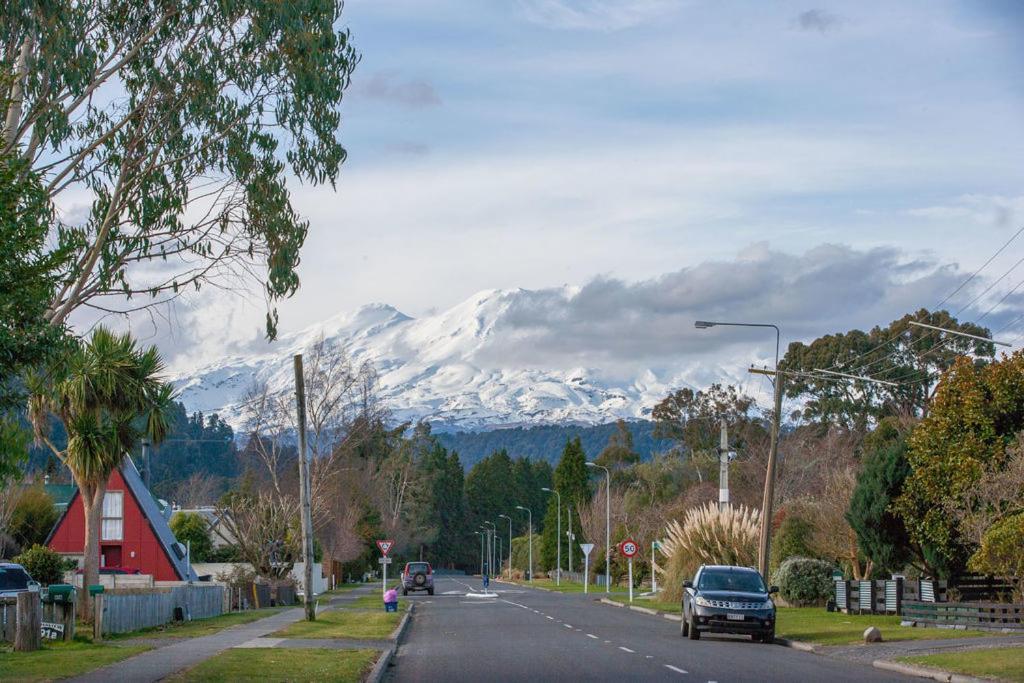 The Purple House - Ohakune Home With Spa Pool Ngoại thất bức ảnh