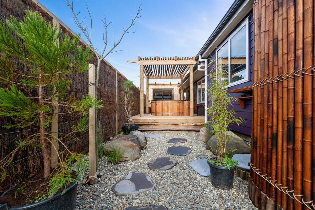 The Purple House - Ohakune Home With Spa Pool Ngoại thất bức ảnh